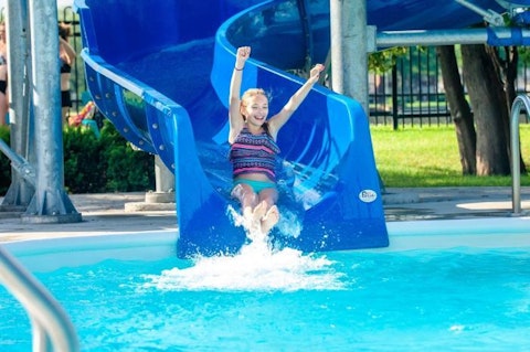 Comm 2019 cr deny cardinal complexe aquatique parc delpha sauve glissade piscine