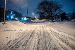 COMM 2020 CR Deny Cardinal Rues en hiver Deneigement Stationnement de nuit