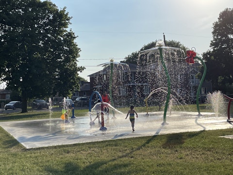 COMM 2021 Parc Leduc Jeu deau Enfant 12
