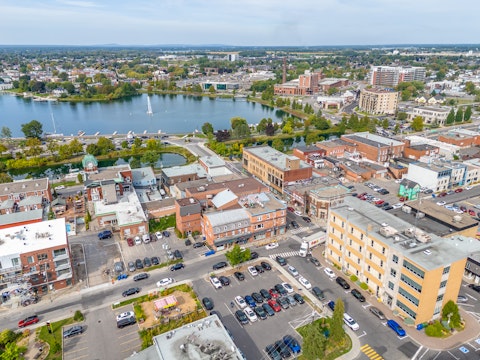 COMM 2025 CR Deny Cardinal drone hotel de ville centre ville 1